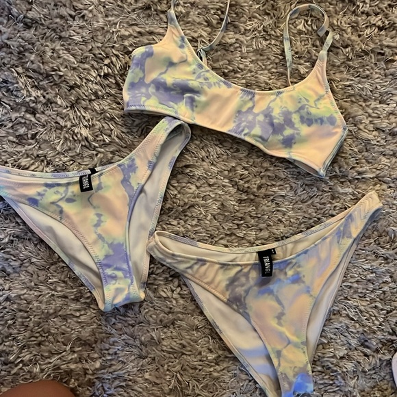 Triangl Rina Tye Dye Bikini - Picture 5 of 5
